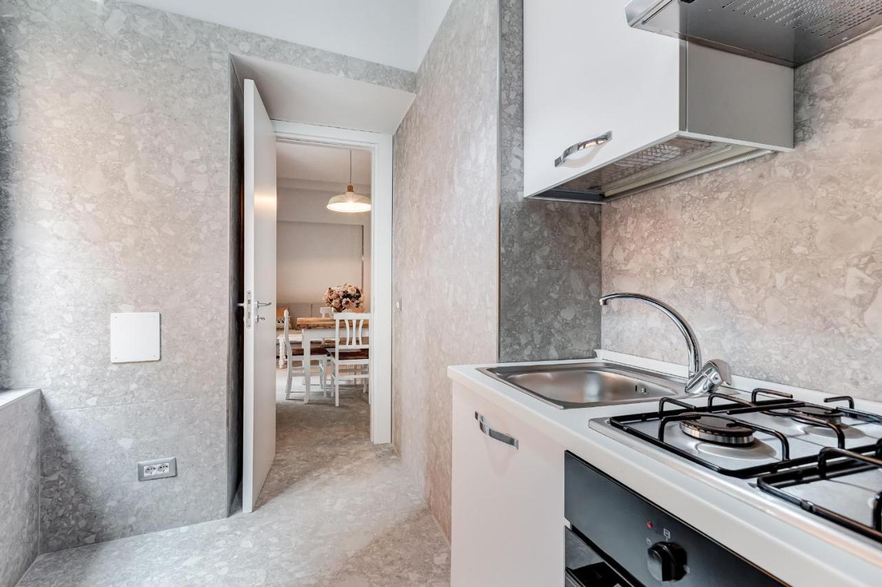 Trevi Fountain - Shabby - Romedreamhome Bagian luar foto